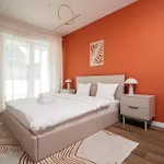 Amber & Wood 5 Min To Old Town Parking River View & Balcony By Uniquerent *