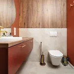 Amber & Wood 5 Min To Old Town Parking River View & Balcony By Uniquerent