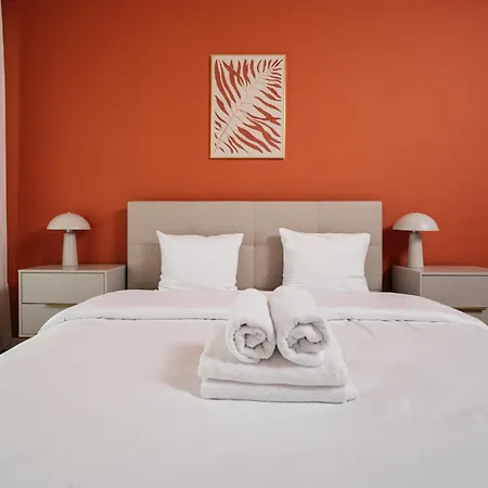 Amber & Wood 5 Min To Old Town Parking River View & Balcony By Uniquerent