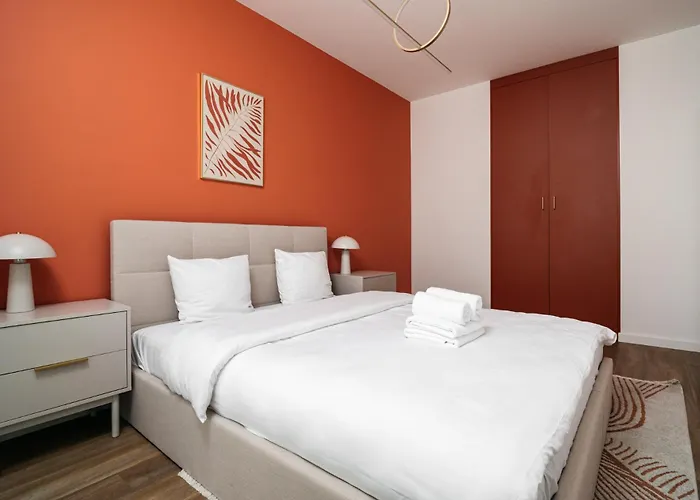 Amber & Wood Harmony By Uniquerent * ヴロツワフ