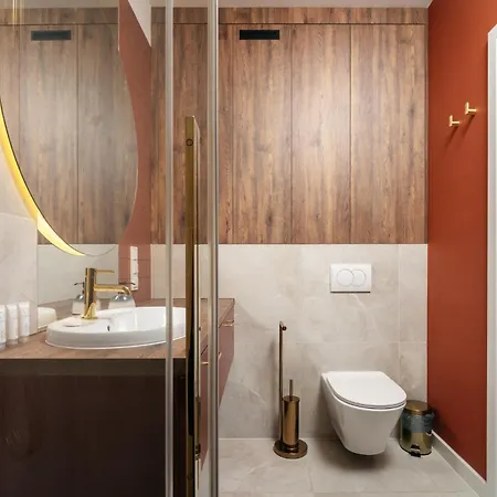 Amber & Wood 5 Min To Old Town Parking River View & Balcony By Uniquerent