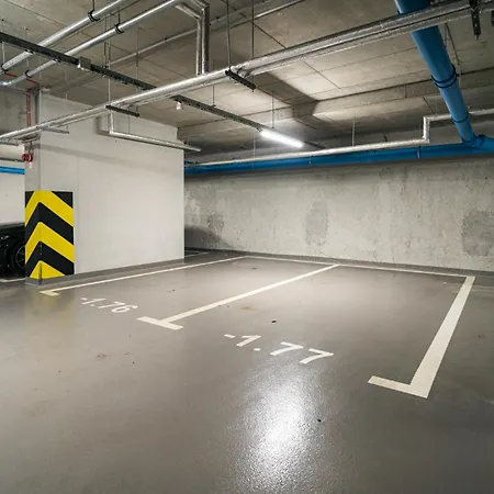 Amber & Wood 5 Min To Old Town Parking River View & Balcony By Uniquerent
