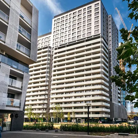 Amber & Wood 5 Min To Old Town Parking River View & Balcony By Uniquerent *