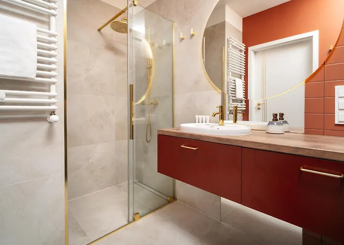 Amber & Wood Harmony By Uniquerent Βρότσλαβ